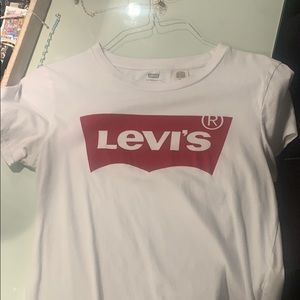 Levi’s t shirt